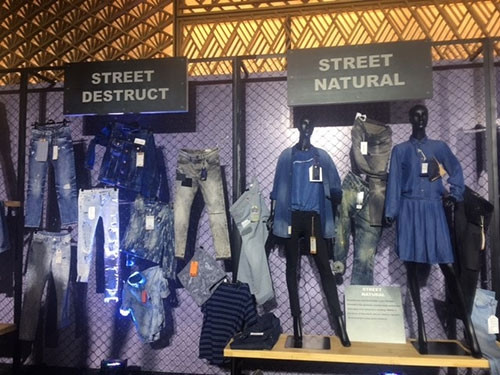 La 3e exposition internationale "Denims and Jeans" ouvre ses portes ảnh 1 La 3e exposition internationale "Denims and Jeans" ouvre ses portes ảnh 1