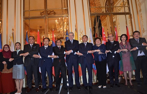 Cérémonie de naissance de la Communauté de l’ASEAN à Paris ảnh 1 Cérémonie de naissance de la Communauté de l’ASEAN à Paris ảnh 1