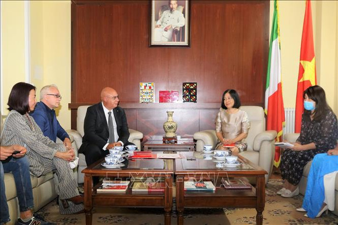L'Italie est prête à soutenir le Vietnam dans le traitement du COVID-19 ảnh 2 L'Italie est prête à soutenir le Vietnam dans le traitement du COVID-19 ảnh 2