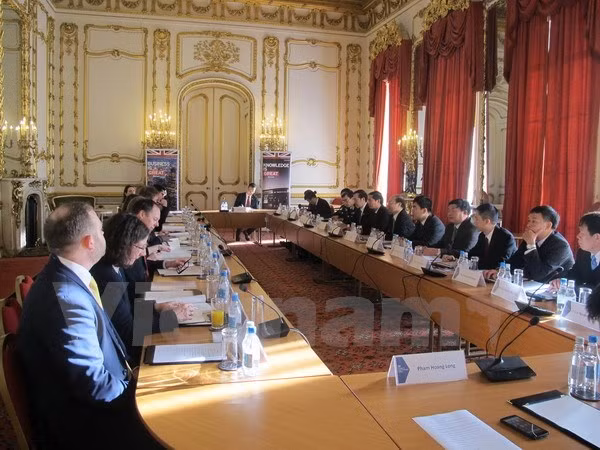 Le 5e Dialogue stratégique Vietnam-Royaume-Uni ảnh 1