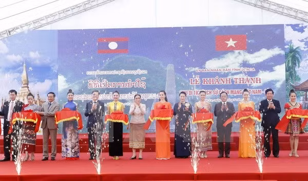 Inauguration du vestige historique Vietnam-Laos ảnh 1