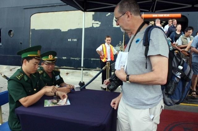 La délivrance expérimentale de l’e-visa : une percée permettant d’attirer les touristes étrangers ảnh 1 La délivrance expérimentale de l’e-visa : une percée permettant d’attirer les touristes étrangers ảnh 1