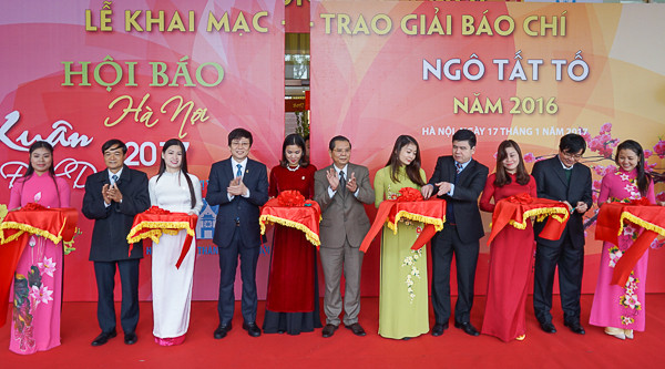 Fête printanière de la presse Dinh Dâu 2017 ảnh 1 Fête printanière de la presse Dinh Dâu 2017 ảnh 1