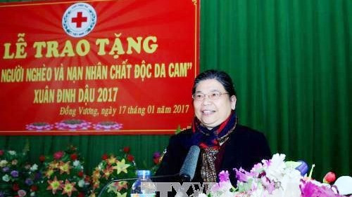 Cadeaux du Têt aux personnes démunies ảnh 1 Cadeaux du Têt aux personnes démunies ảnh 1