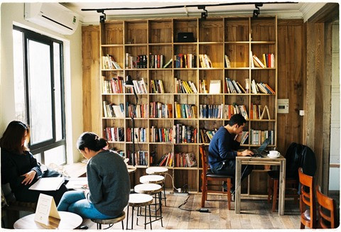 Les café-librairies : les nouveaux espaces culturels de la capitale ảnh 1 Les café-librairies : les nouveaux espaces culturels de la capitale ảnh 1