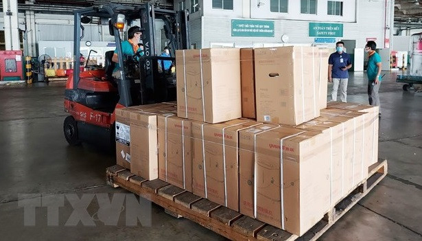 COVID-19 : HCM-Ville reçoit un soutien en équipement médical d'une valeur de 400 milliards de dongs ảnh 1 COVID-19 : HCM-Ville reçoit un soutien en équipement médical d'une valeur de 400 milliards de dongs ảnh 1