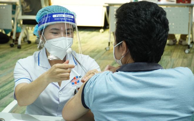 COVID-19 : Ho Chi Minh-Ville déployera la 5e phase de sa campagne de vaccination ảnh 1