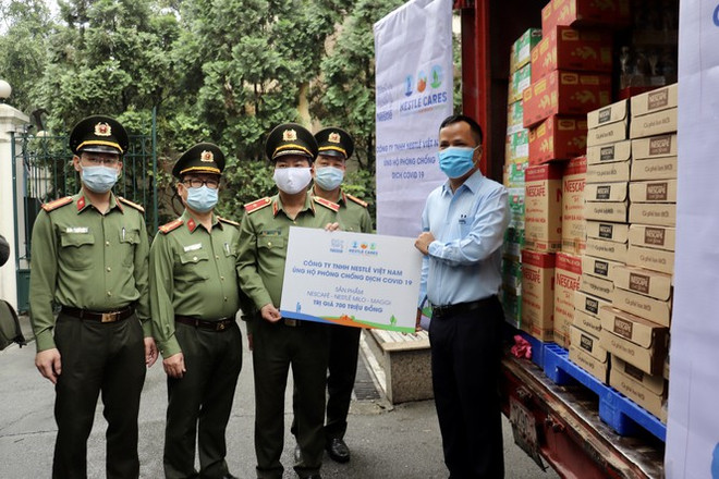 Nestlé Vietnam soutient 12 milliards de dongs dans la lutte contre le COVID-19 ảnh 1 Nestlé Vietnam soutient 12 milliards de dongs dans la lutte contre le COVID-19 ảnh 1