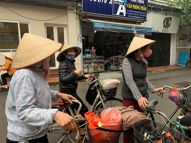 Les travailleurs vulnérables et les travailleuses sont les plus affectés par la pandémie de COVID-19 ảnh 2 Les travailleurs vulnérables et les travailleuses sont les plus affectés par la pandémie de COVID-19 ảnh 2