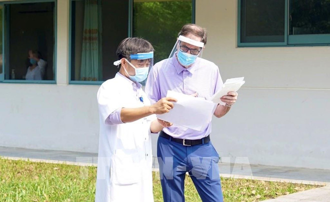 COVID-19 : un patient britannique de 71 ans guéri par l'Hôpital central de Hue ảnh 1 COVID-19 : un patient britannique de 71 ans guéri par l'Hôpital central de Hue ảnh 1