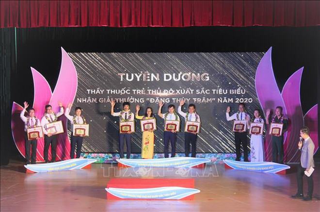 Des médecins exemplaires de la capitale à l’honneur ảnh 2