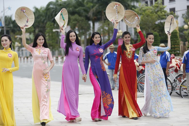 La fête de l'Ao dài Hoi An-beaux paysages du Vietnam ce week-end ảnh 1 La fête de l'Ao dài Hoi An-beaux paysages du Vietnam ce week-end ảnh 1