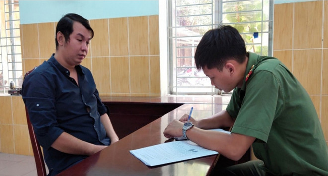 Arrêter trois personnes organisant le courtage des autres à rester illégalement au Vietnam ảnh 1