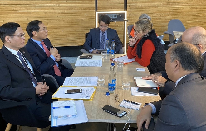 Le vice-ministre permanent des AE Bui Thanh Son en visite de travail au Parlement européen ảnh 1 Le vice-ministre permanent des AE Bui Thanh Son en visite de travail au Parlement européen ảnh 1