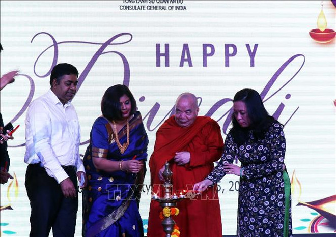 La fête hindoue des lumières Diwali illumine Hô Chi Minh-Ville ảnh 1 La fête hindoue des lumières Diwali illumine Hô Chi Minh-Ville ảnh 1