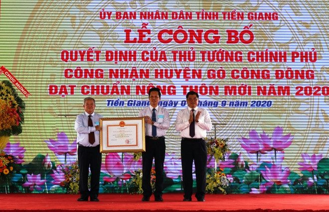 Premier district répondant aux normes de la Nouvelle Ruralité à Tien Giang ảnh 1