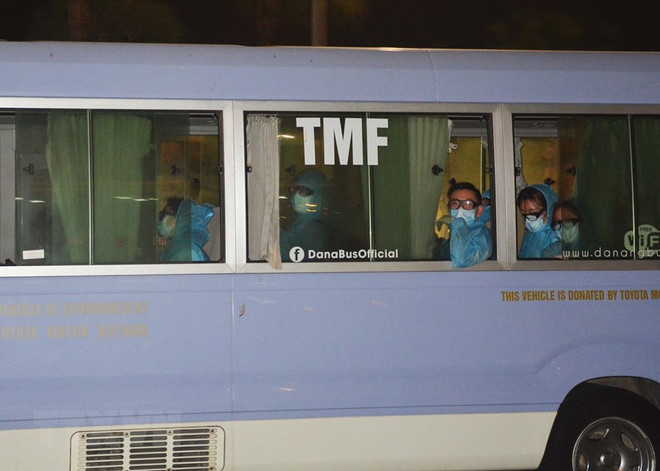 Da Nang reçoit 57 citoyens vietnamiens de retour de l’Italie ảnh 3 Da Nang reçoit 57 citoyens vietnamiens de retour de l’Italie ảnh 3