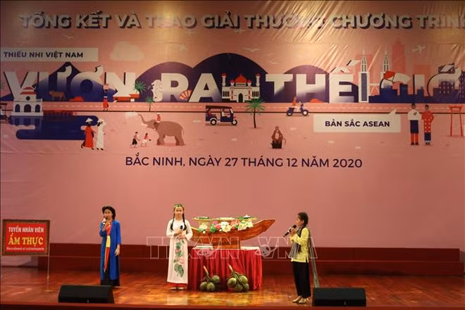 Remise des récompenses du premier programme "Les enfants vietnamiens au monde" ảnh 1 Remise des récompenses du premier programme "Les enfants vietnamiens au monde" ảnh 1