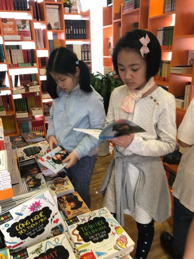 Plus de 80.000 exemplaires vendus lors de la rue des livres du Têt du Chien à Hanoï ảnh 1 Plus de 80.000 exemplaires vendus lors de la rue des livres du Têt du Chien à Hanoï ảnh 1