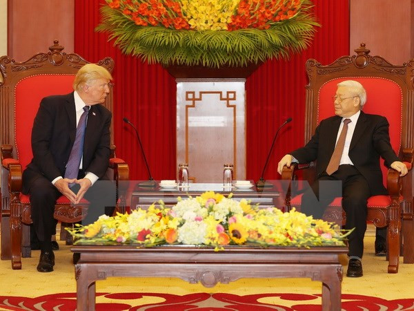 Le secrétaire général Nguyen Phu Trong reçoit le président américain Donald Trump ảnh 1 Le secrétaire général Nguyen Phu Trong reçoit le président américain Donald Trump ảnh 1
