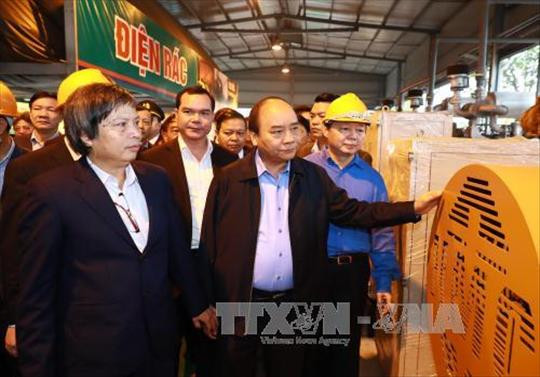 Le PM inspecte la 1re technologie vietnamienne de valorisation énergétique des déchets ảnh 2 Le PM inspecte la 1re technologie vietnamienne de valorisation énergétique des déchets ảnh 2