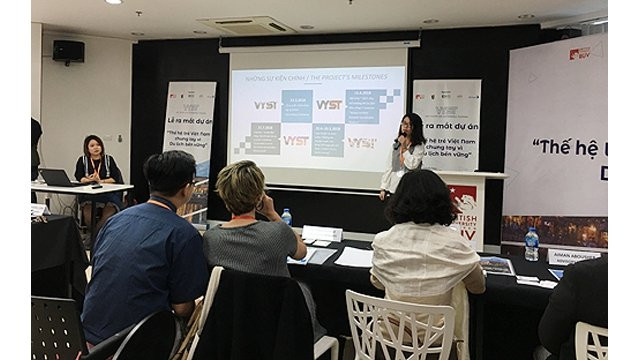 Les jeunes vietnamiennes conjuguent leurs efforts pour le tourisme durable ảnh 1 Les jeunes vietnamiennes conjuguent leurs efforts pour le tourisme durable ảnh 1