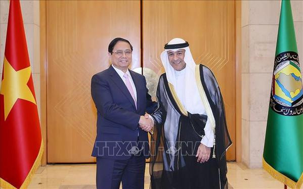 Visite du PM Pham Minh Chinh au siège du Conseil de coopération du Golfe ảnh 1 Visite du PM Pham Minh Chinh au siège du Conseil de coopération du Golfe ảnh 1