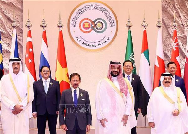 Visite du PM en Arabie saoudite, une percée dans la recherche de nouvelles opportunités de coopération ảnh 1 Visite du PM en Arabie saoudite, une percée dans la recherche de nouvelles opportunités de coopération ảnh 1