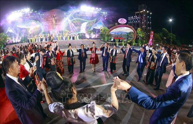 Le président de l’AN à la cérémonie inaugurale du premier Festival du café de Son La ảnh 1