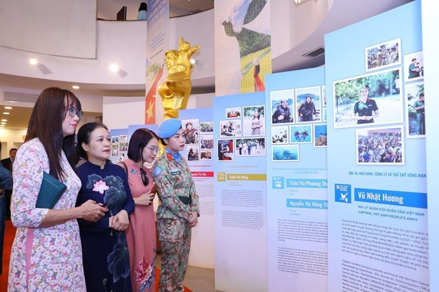 Vernissage de l'exposition "17 visages de l'action du Vietnam pour le développement durable" ảnh 1 Vernissage de l'exposition "17 visages de l'action du Vietnam pour le développement durable" ảnh 1