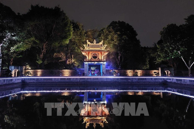 Nouveau circuit touristique nocturne au Temple de la Littérature de Hanoï ảnh 1
