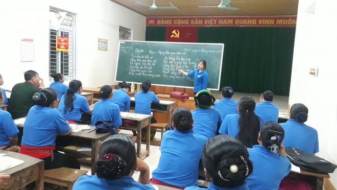 Éradiquer l’analphabétisme dans les zones frontalières ảnh 1