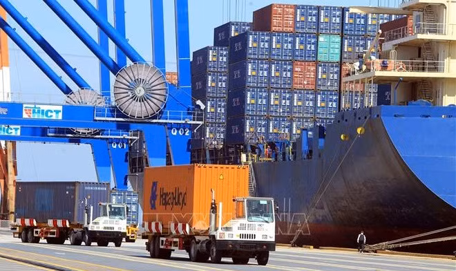 Standard Chartered prévoit une croissance du PIB de 6,7% pour le Vietnam en 2024 ảnh 1