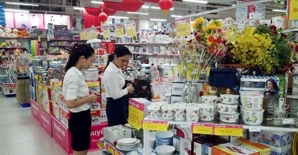 Vinh Phuc : augmentation des ventes au détail et de services en huit mois ảnh 1 Vinh Phuc : augmentation des ventes au détail et de services en huit mois ảnh 1