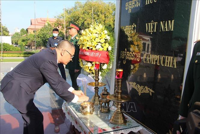 Célébration de la Fête nationale du Vietnam à Cuba et au Cambodge ảnh 1 Célébration de la Fête nationale du Vietnam à Cuba et au Cambodge ảnh 1