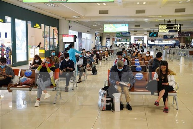 Hausse du nombre de passagers via les aéroports en mai ​ ảnh 1