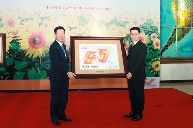 Publication d’une collection de timbre marquant les 90 ans du PCV ảnh 1 Publication d’une collection de timbre marquant les 90 ans du PCV ảnh 1