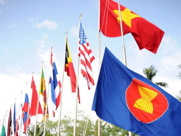 Cérémonie de lever du drapeau de l’ASEAN au Cambodge ảnh 1 Cérémonie de lever du drapeau de l’ASEAN au Cambodge ảnh 1