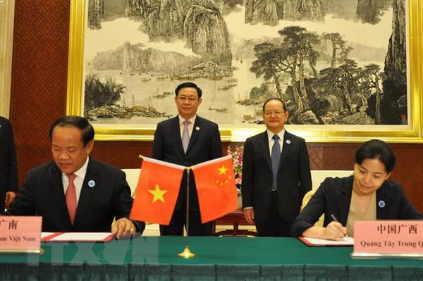 Le vice-PM Vuong Dinh Huê à la cérémonie d’ouverture de CABIS et CAEXPO à Nanning ảnh 1 Le vice-PM Vuong Dinh Huê à la cérémonie d’ouverture de CABIS et CAEXPO à Nanning ảnh 1
