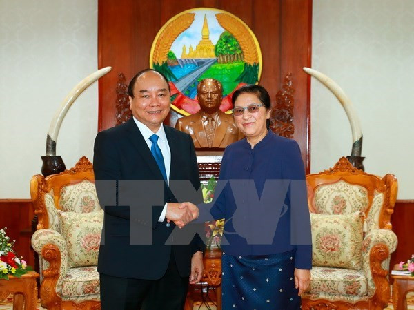 Le Premier ministre Nguyen Xuan Phuc rencontre plusieurs hauts dirigeants laotiens ảnh 1 Le Premier ministre Nguyen Xuan Phuc rencontre plusieurs hauts dirigeants laotiens ảnh 1
