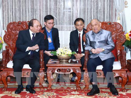 Le PM Nguyen Xuan Phuc poursuit ses activités au Laos ảnh 1 Le PM Nguyen Xuan Phuc poursuit ses activités au Laos ảnh 1