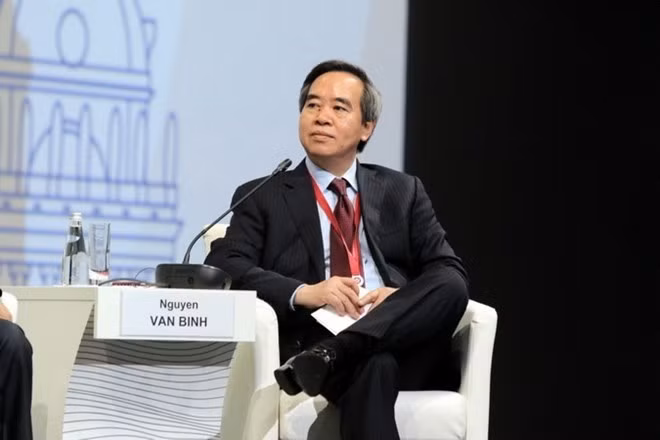 Le président de la Commission centrale de l’Economie du PCV prononce un discours au SPIEF-2018 ảnh 1