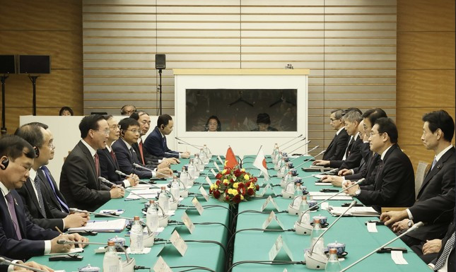 Le président vietnamien Vo Van Thuong s’entretient avec le Premier ministre japonais Kishida Fumio ảnh 1 Le président vietnamien Vo Van Thuong s’entretient avec le Premier ministre japonais Kishida Fumio ảnh 1