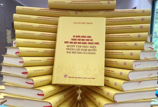 Un livre du SG du Parti Nguyen Phu Trong apprécié par l'opinion publique ảnh 1
