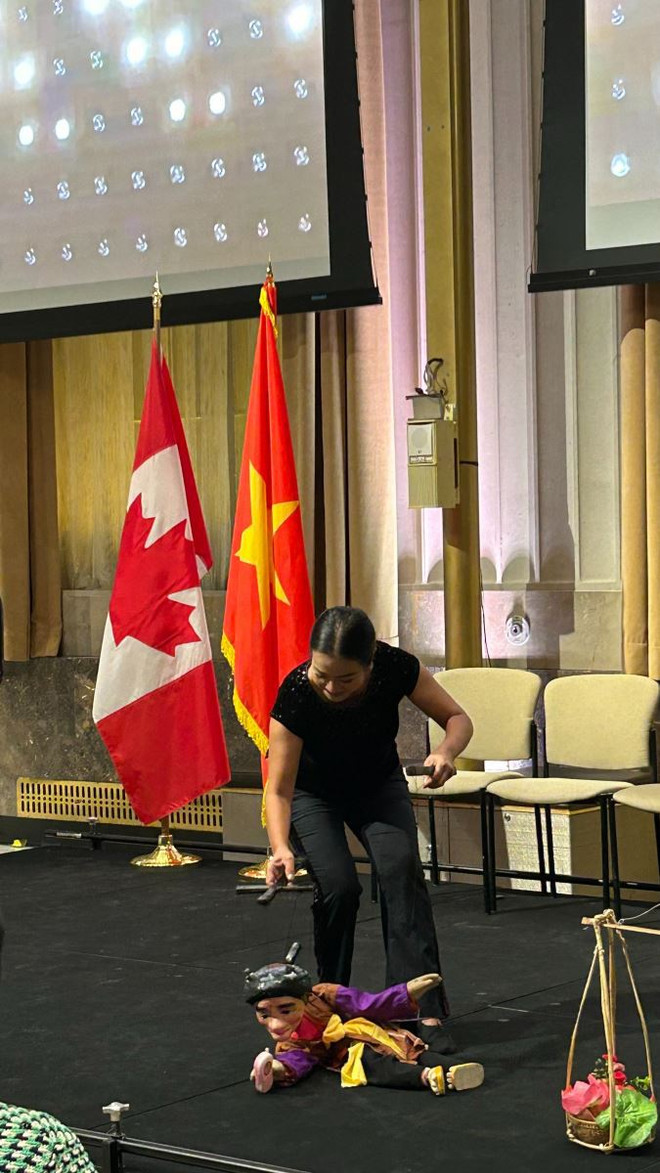 Evénement culturel marquant les 50 ans des relations diplomatiques Vietnam-Canada ảnh 2 Evénement culturel marquant les 50 ans des relations diplomatiques Vietnam-Canada ảnh 2