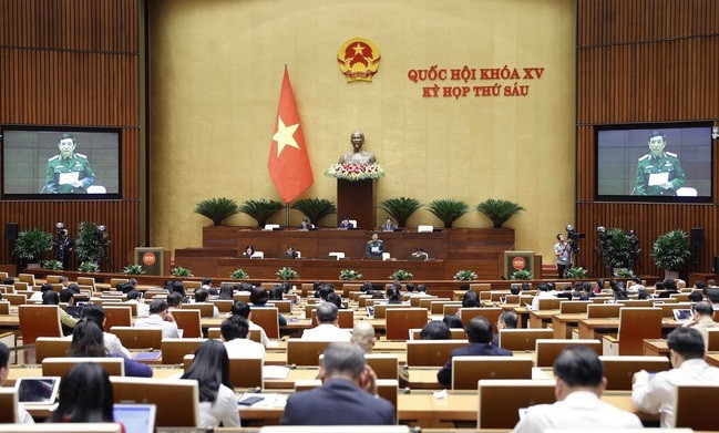Dernière journée de travail de la 6e session de la 15e Assemblée nationale ảnh 1