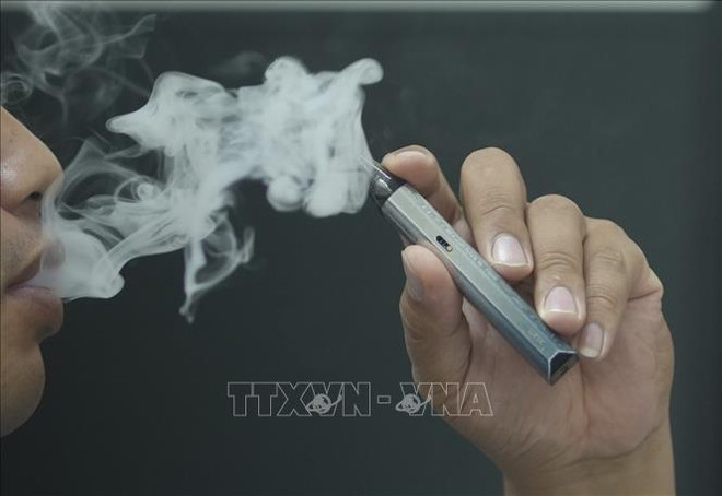 Des experts proposent d’interdire la circulation des cigarettes électroniques au Vietnam ảnh 1 Des experts proposent d’interdire la circulation des cigarettes électroniques au Vietnam ảnh 1