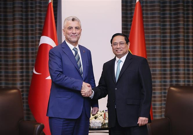 Le Premier ministre Pham Minh Chinh rencontre le ministre turc du Commerce Omer Bolat ảnh 1 Le Premier ministre Pham Minh Chinh rencontre le ministre turc du Commerce Omer Bolat ảnh 1