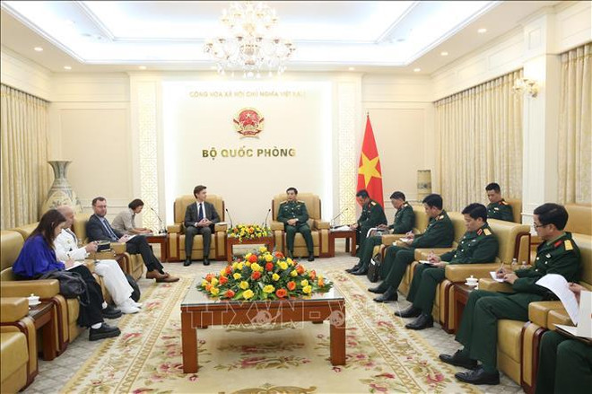 Le Vietnam et l’UE continuent de renforcer leur coopération en matière de défense ảnh 1 Le Vietnam et l’UE continuent de renforcer leur coopération en matière de défense ảnh 1