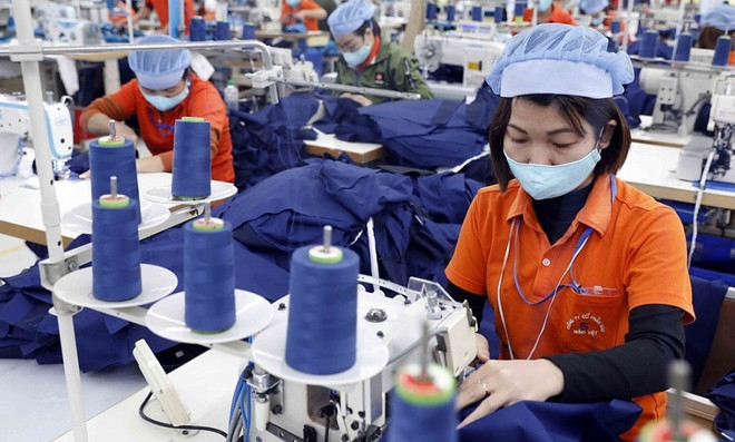 Textile-habillement : le Vietnam cible 44 milliards de dollars d'exportations en 2024 ảnh 1 Textile-habillement : le Vietnam cible 44 milliards de dollars d'exportations en 2024 ảnh 1